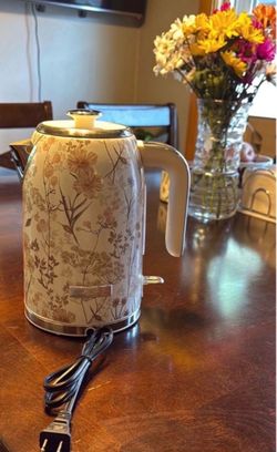 Electric Kettle with Floral Print