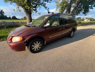 2007 town and country mini van