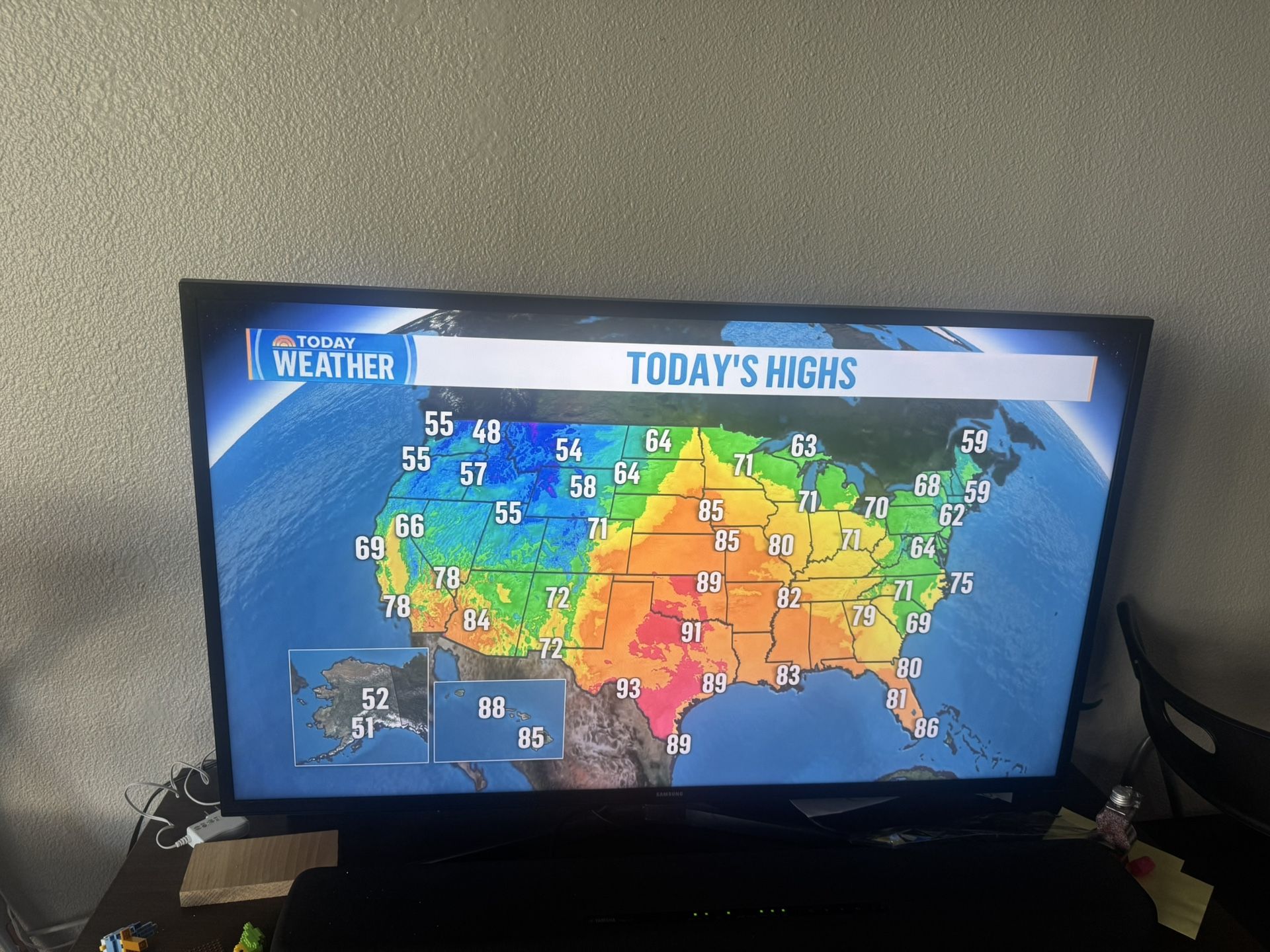 Samsung 43” TV Smart TV With Remote In Very Good Condition 