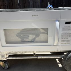 GE Hotpoint Microwave 