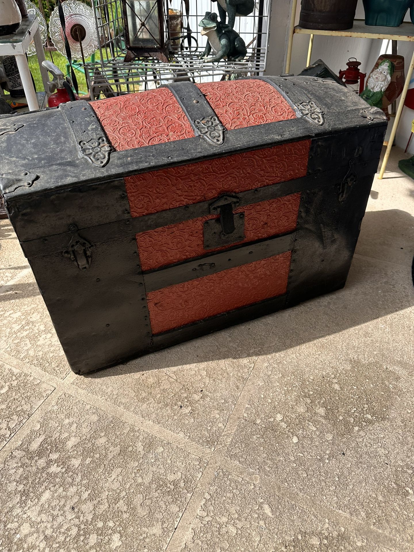 Antique 19th Century Kaufmann & Strauss Earl American Steamer Trunk