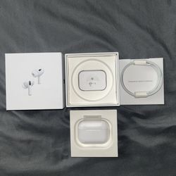 Apple AirPods Pro 2nd Generation with MagSafe Wireless Charging Case - White