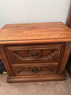 Bedroom furniture set