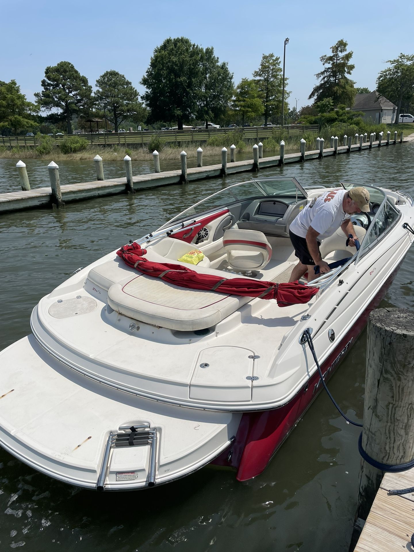 2006 Monterey 214fs