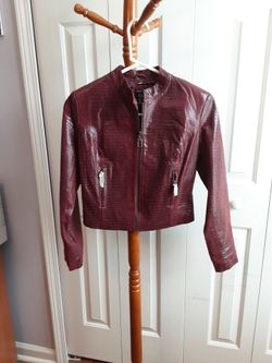Jane Doe medium snake leather burgundy ladies jacket size medium.