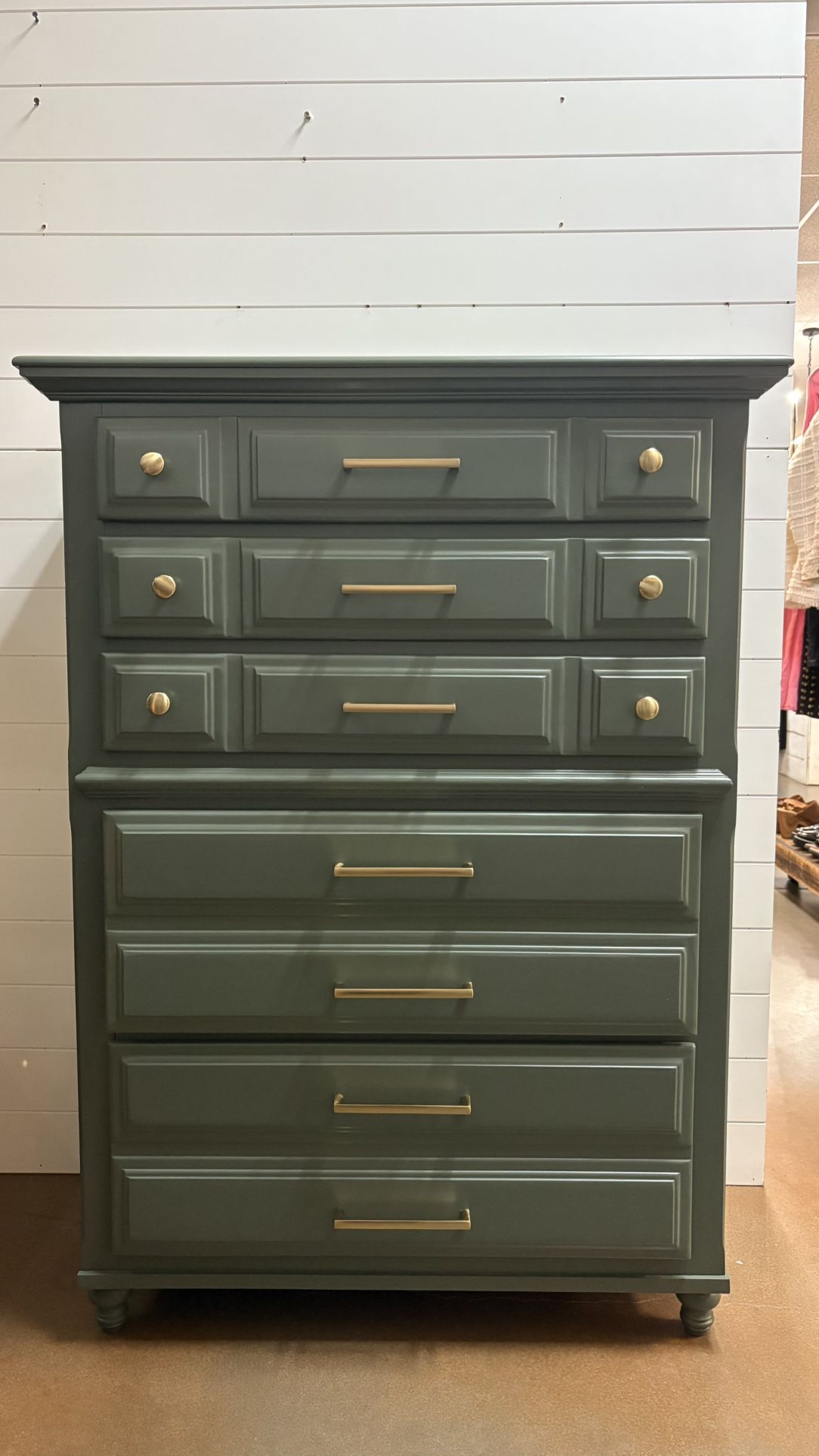 MODERN DRESSER