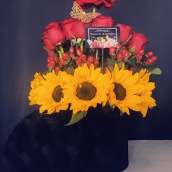 Arreglo De Rosas Con Girasoles