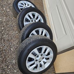 Nissan Altima wheels and tires