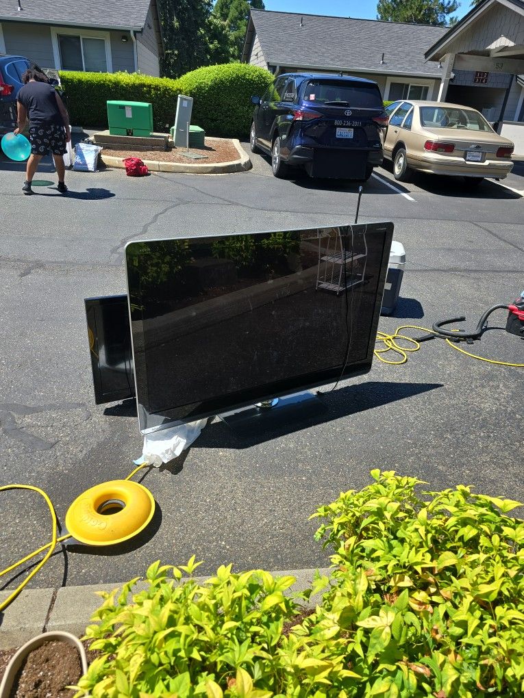 QUARTRON FLAT SCREEN