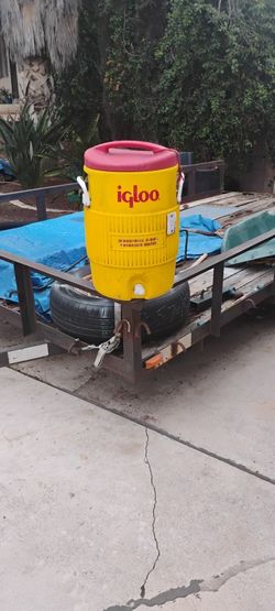 IGLOO WATER JUG