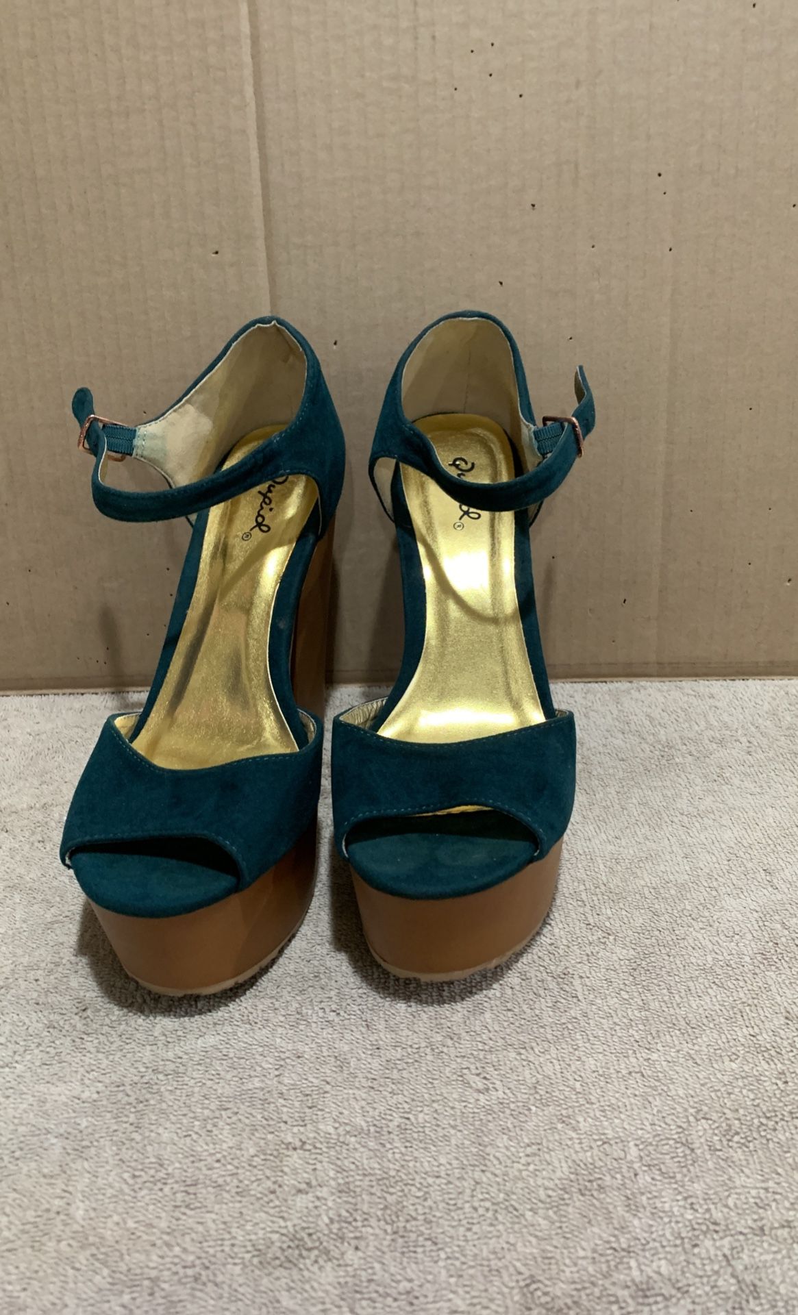 ARCHITECTURAL CUTOUT PLATFORM WEDGES