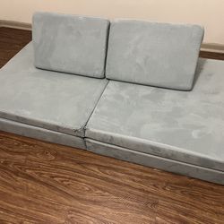 NUGGET COUCH/ DAYBREAK MISTY AGAVE