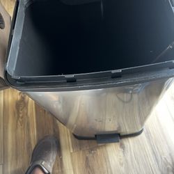 Mainstays Kitchen Trash Can