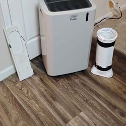 De'Longhi PAC EM375WRC-6AL LG 500 Sq. Ft. Portable Air Conditioner, Light Grey
