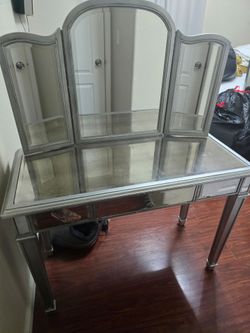 Mirrored Vanity Table with Tri-Fold Mirror