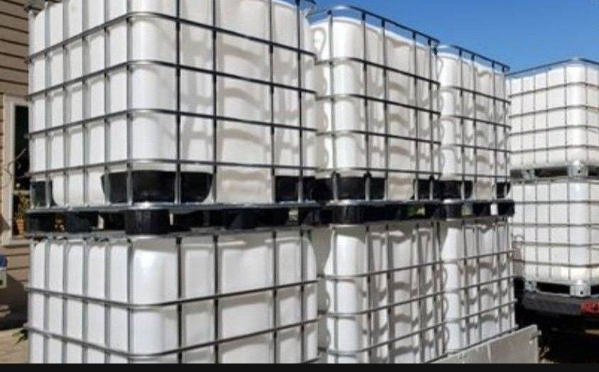 275gal IBC TOTE WATER TANK