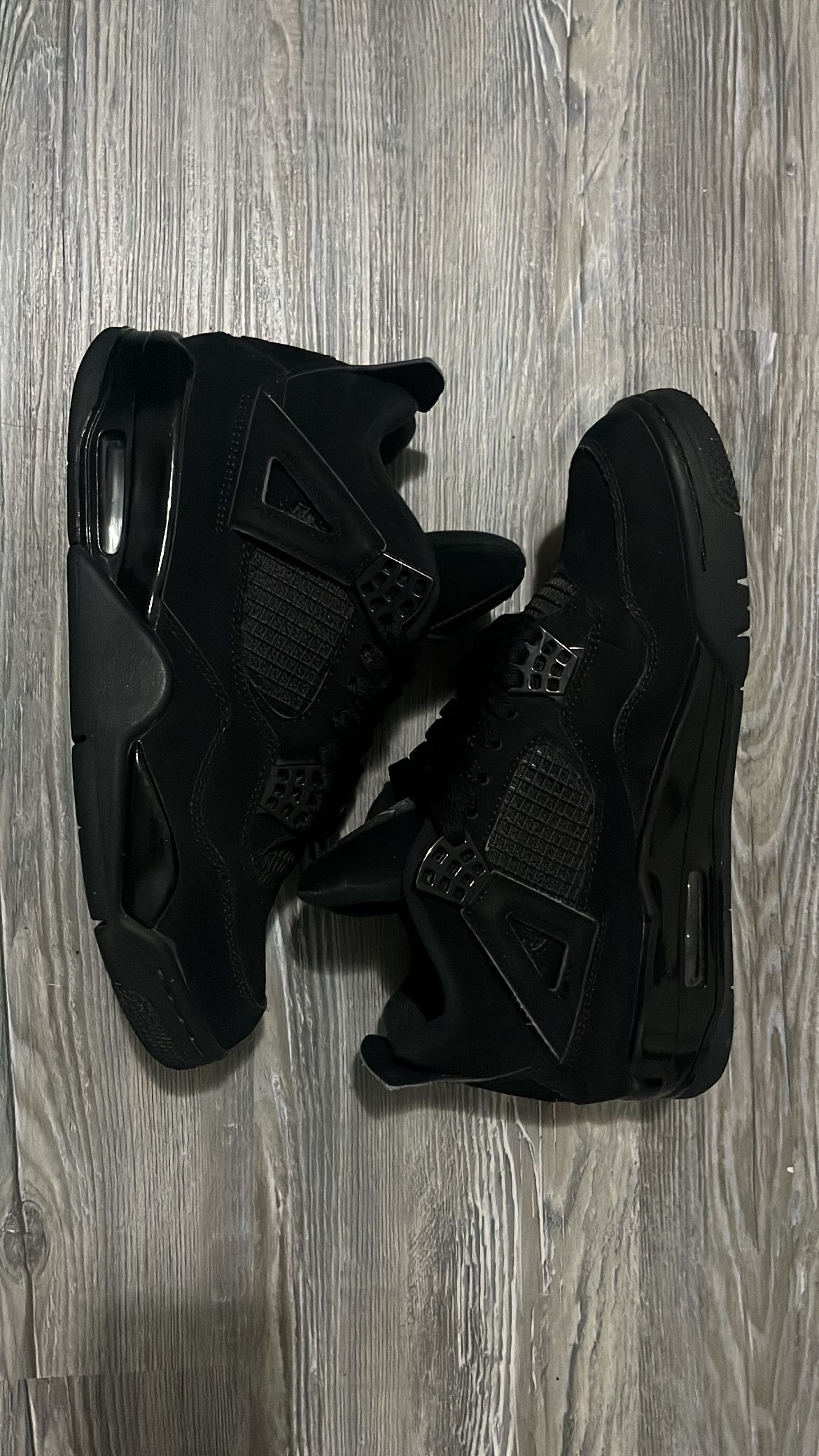 Air Jordan 4 Retro BLACK CAT Size 9