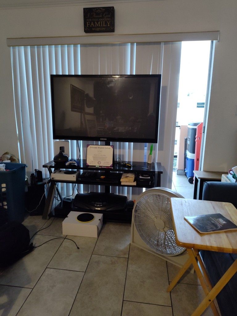 55 Inch Samsung TV With Stand