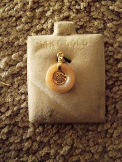 14k gold pendant