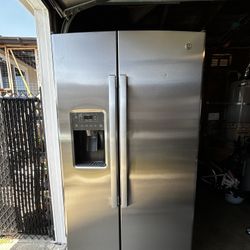 25.1 cu. ft. Refrigerator GE 36”W 