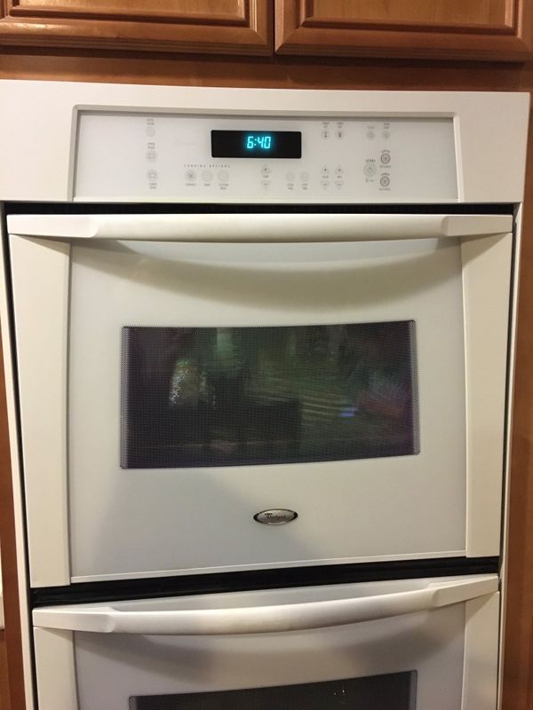 Whirlpool double convection oven (electric 220) for Sale in Palmdale