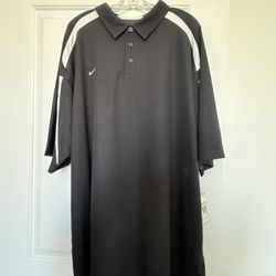 4x Nike polo (new). 2 Polos