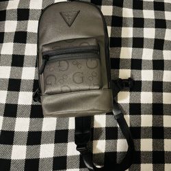 Guess Messenger /Cross Body Bag 