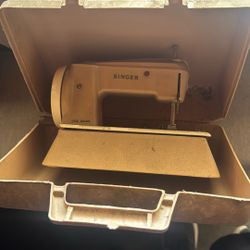 Antique Vintage Sewing Machine 