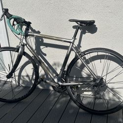 Carbon Trek Pilot 5.2 54cm road bike