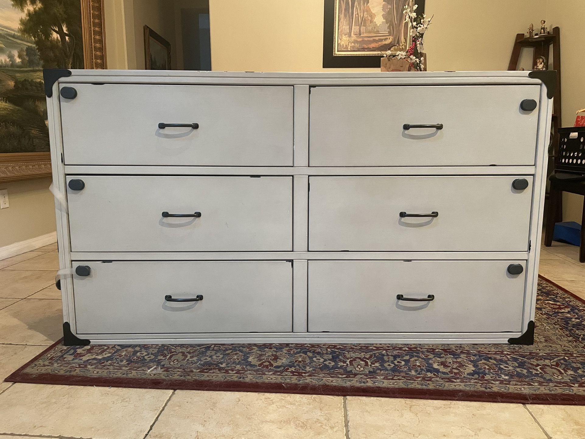 Franklin & Ben Providence 6-Drawer Dresser in Distressed White B9116
