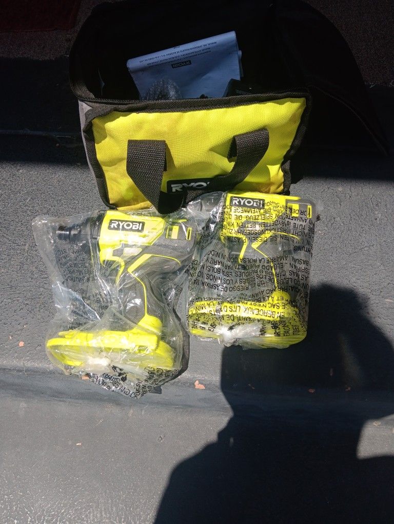 Ryobi Drill And Compact Cordless Set