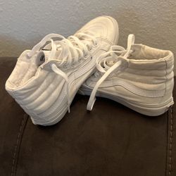 High Top Vans Tennis Shoes 