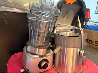 Ninja juicer and blender