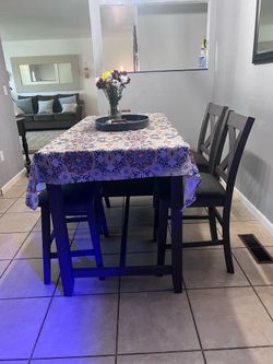 Dining table  MAKE OFFER