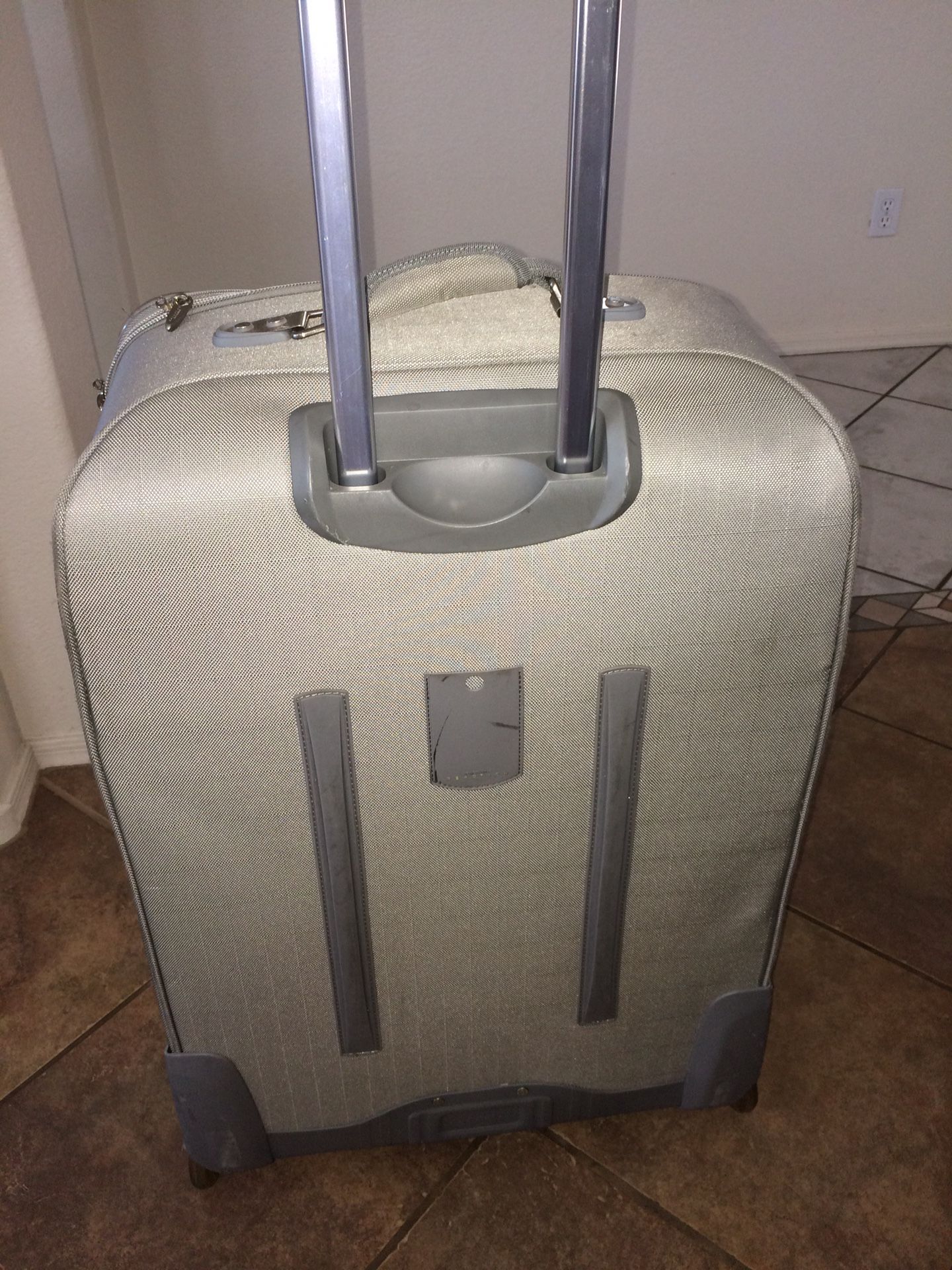 KENETH Cole Grey Suitcase