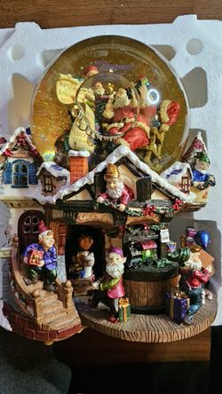 Musical Waterglobe with Revolving Base