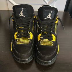 Jordan 4 Retro Thunder 