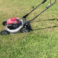 Honda SelfPropelling Lawnmower 