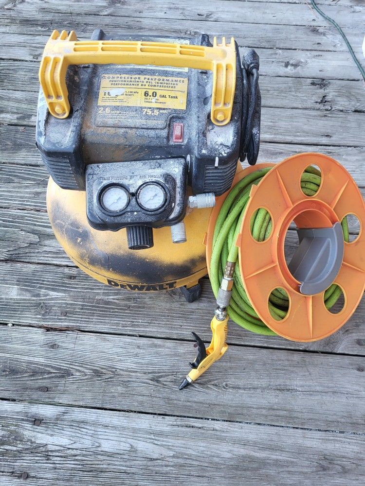 6 gallon Dewalt air compressor hose included