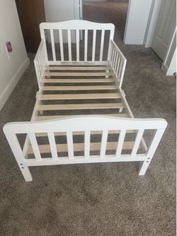 Toddler bed