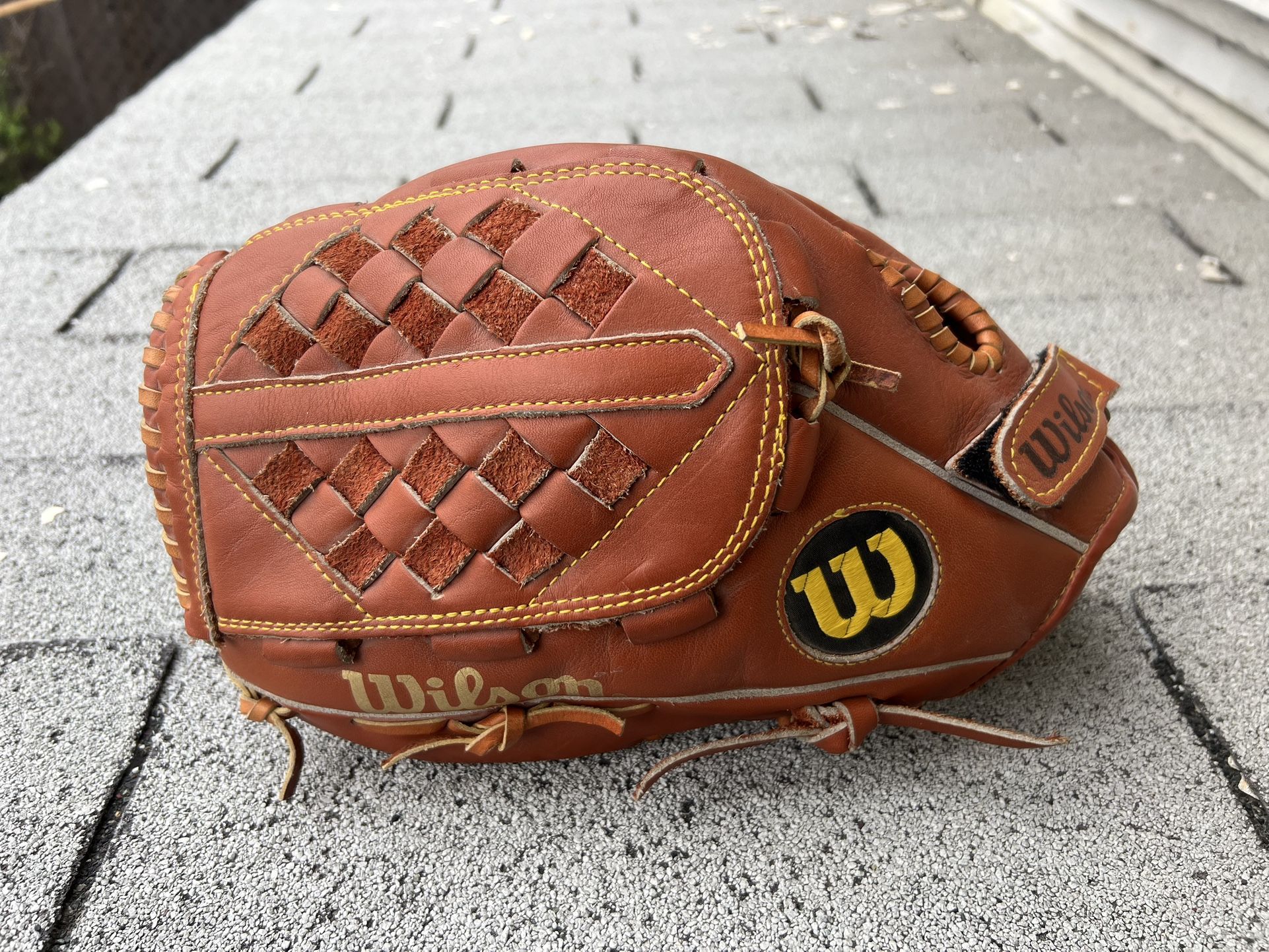 Wilson Left Hand Throw Leather Baseball Glove 13”