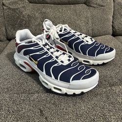 Nike Air Max Plus x Paris Saint-Germain