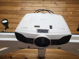 Epson Powerlite Cinema 5030UB Projector 