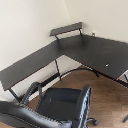 Gaming Table And Chair