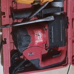 Milwaukee Corded Hammer 1-1/2" 110v