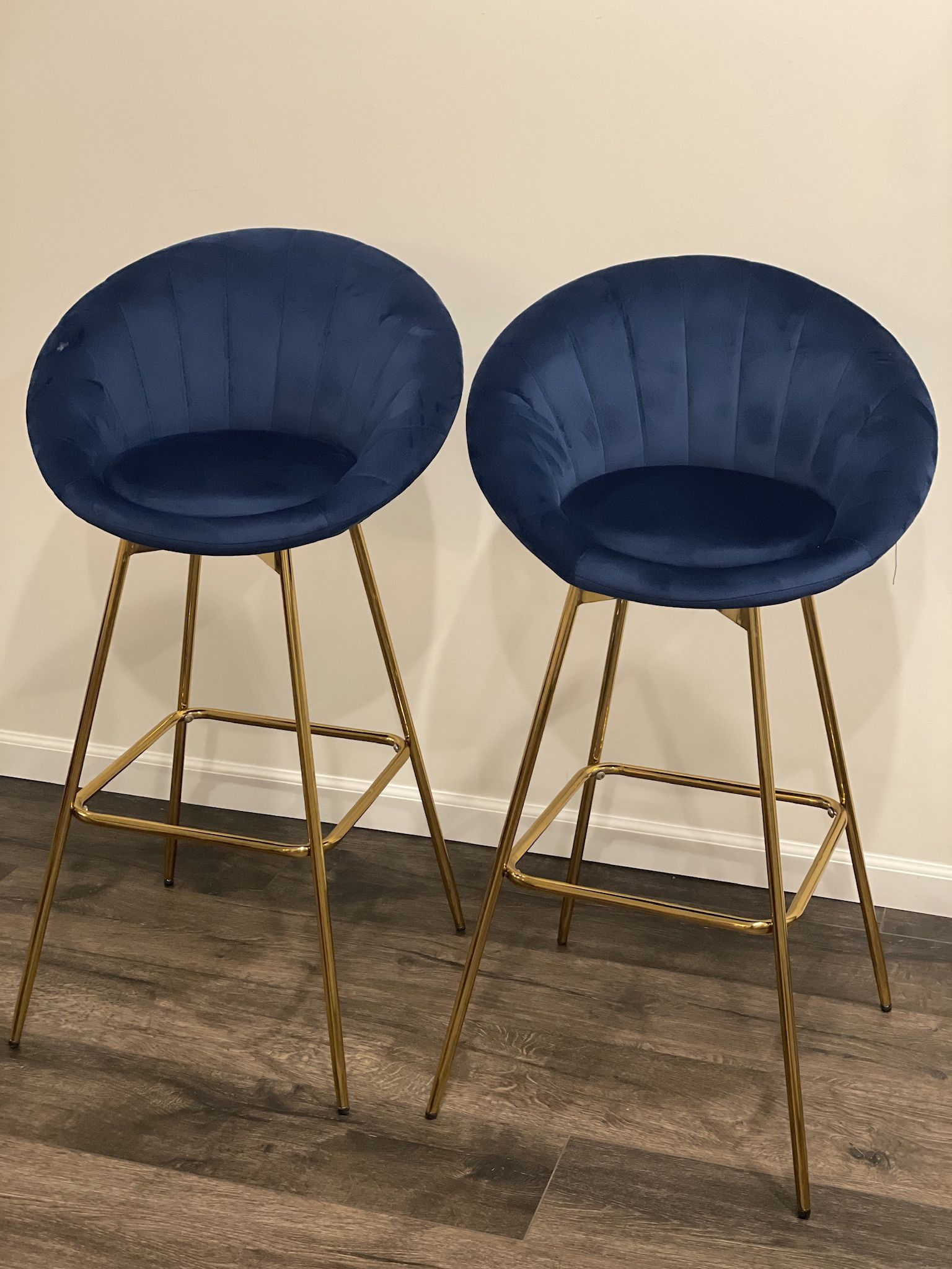 Swivel Chairs - Set of 2 for 230$