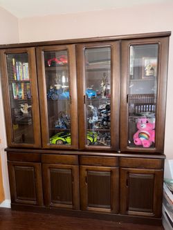 COLLECTORS DISPLAY CASE