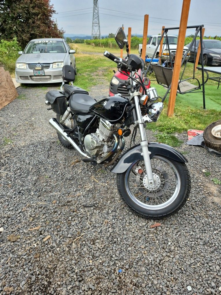 Suzuki GZ 250 2008
