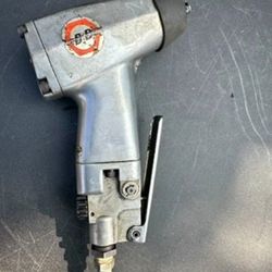 Black & Decker Service-Air 6539 3/8″ Angle Head Air Impact Wrench Made in Japan (Used)