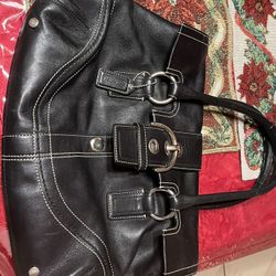 Black Leather  COACH Purse/ Bag  In GREAT Condition 
